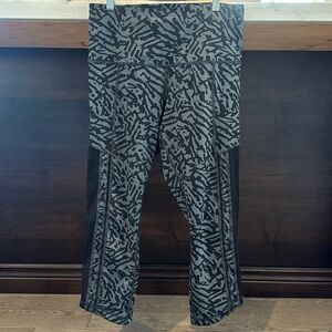Lululemon Women’s Capri/crop length leggings, black and grey with mesh US size 8